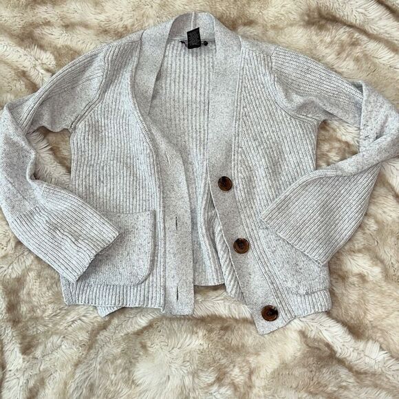 Design 365 gray cropped knit cardigan | Sz S - Picture 2 of 7